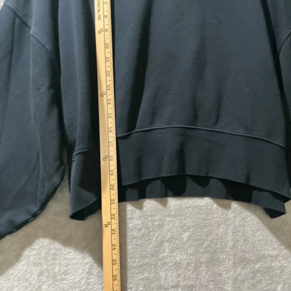 Nike Oversized Cropped Fleece Crewneck Womens Small Center Swoosh Athleisure